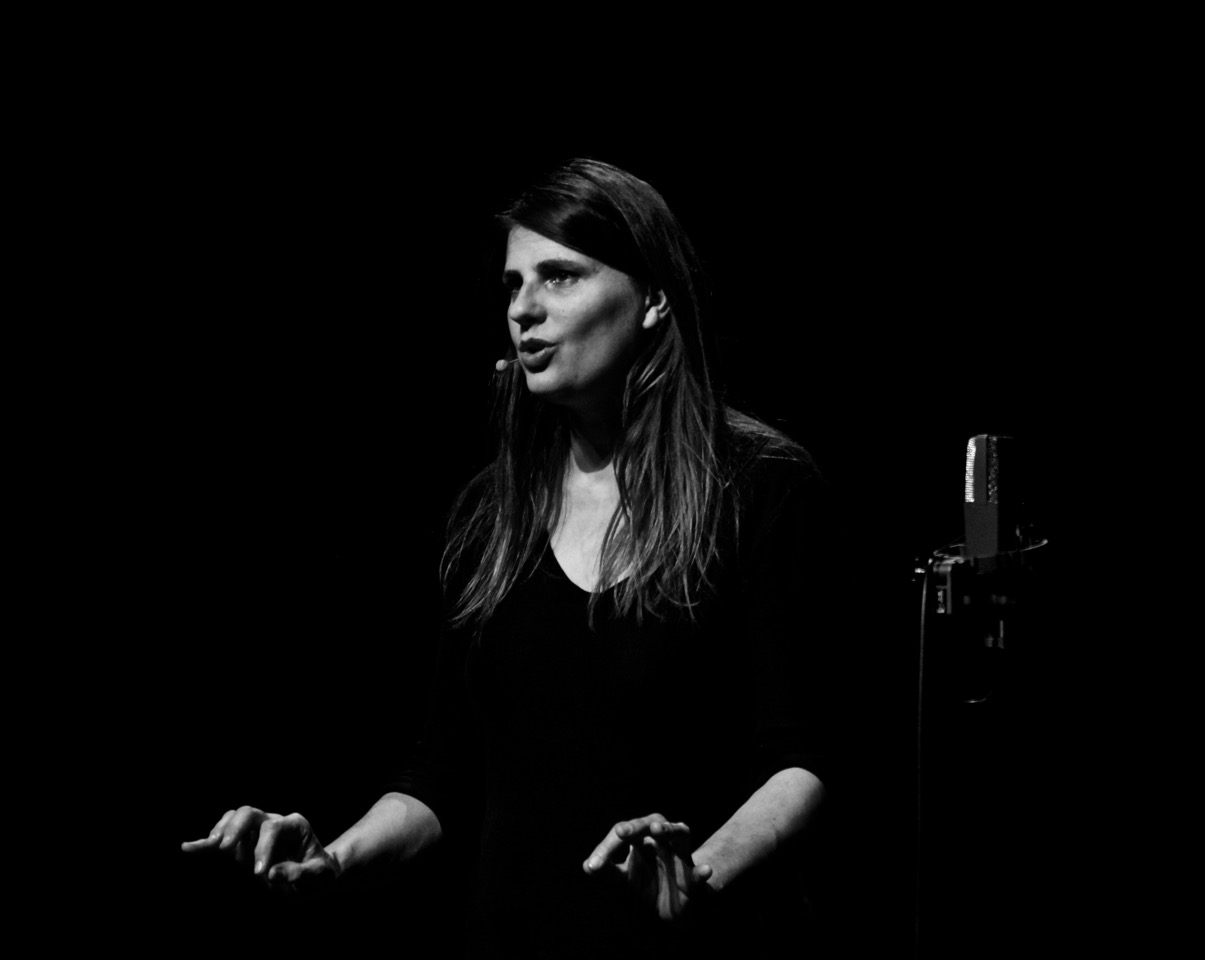Claire Rengade, Gagarine marche - Les Modernes - librairie Grenoble